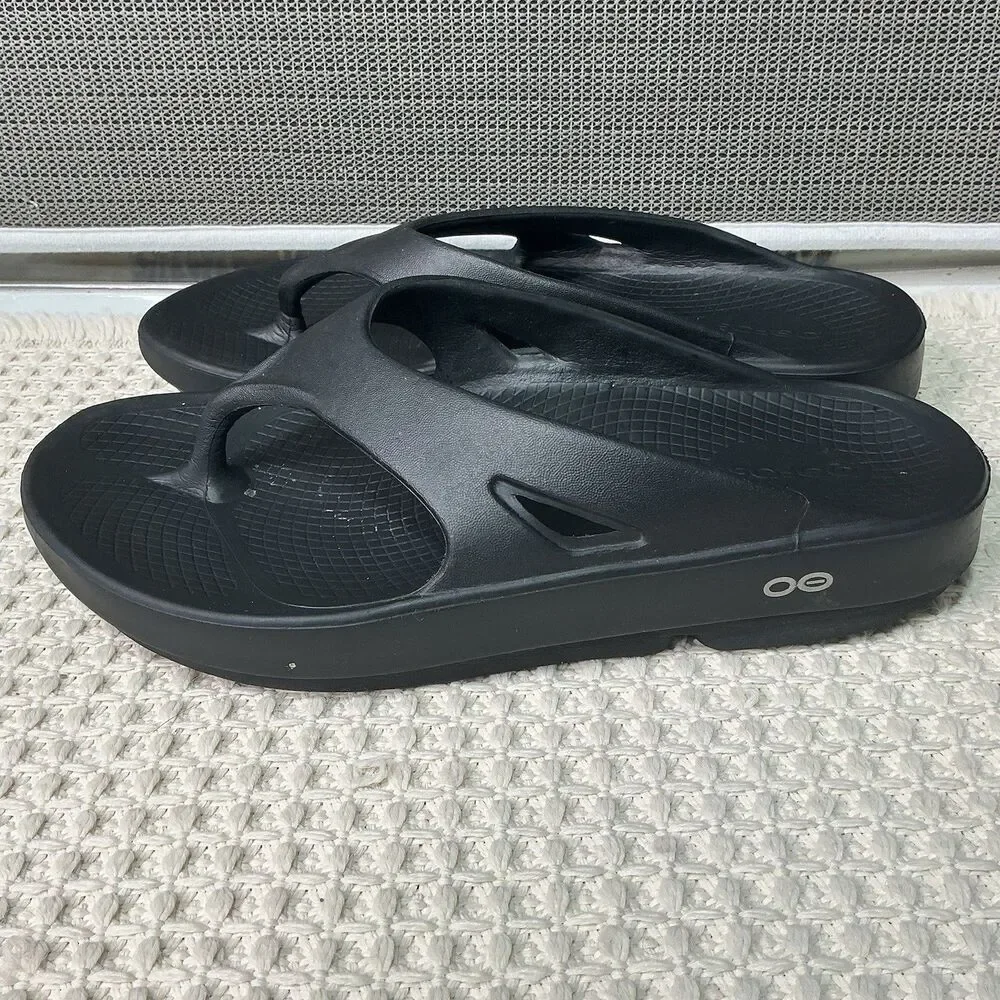 Oofos Ooahh Sport Flip Flops Mens 8 Black Recovery Sandals EU 41